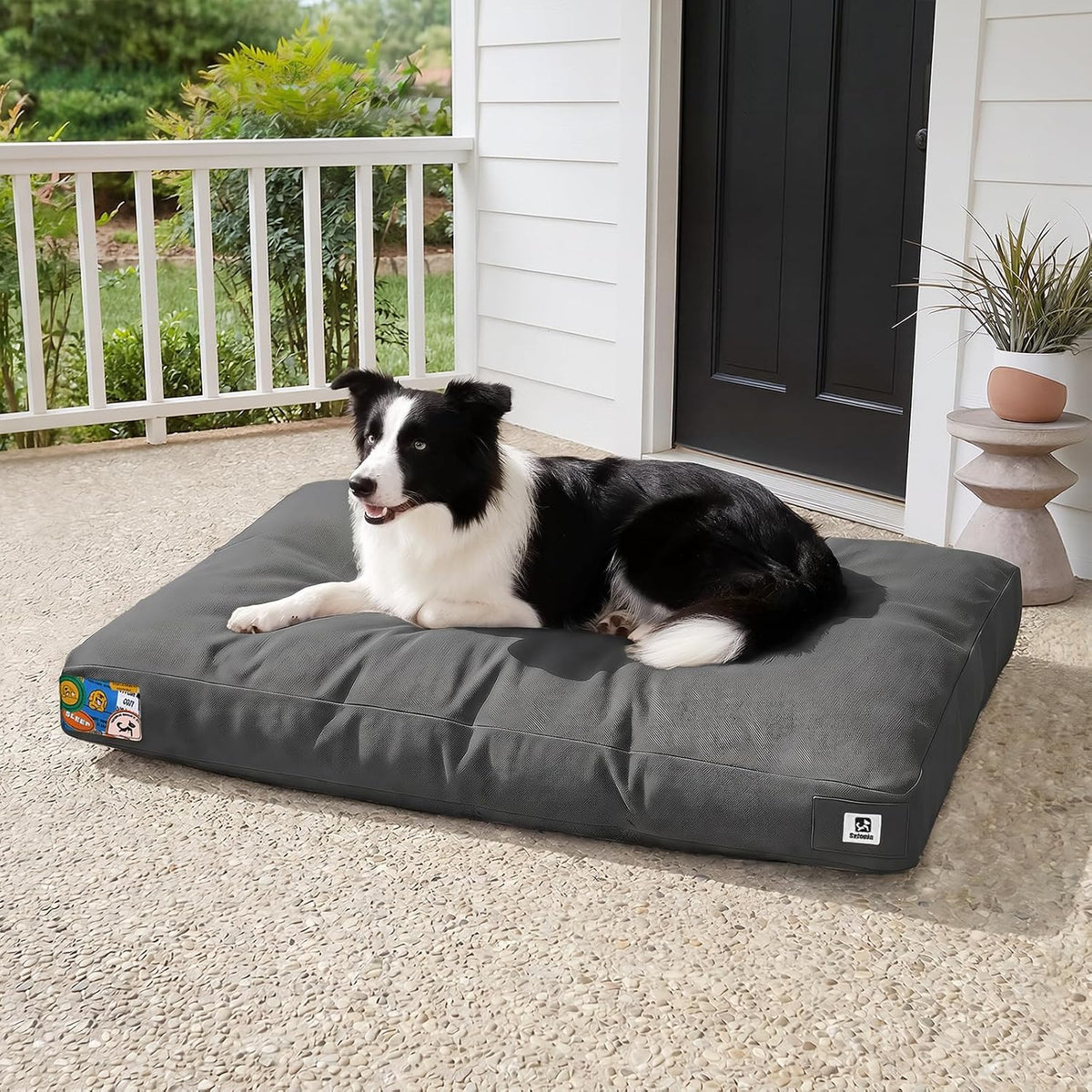 Cama indestructible de lona de 36 pulgadas para perros grandes, a prueba de mordidas, para exteriores, duradera, de espuma picada, para patio, jaula con funda impermeable, lavable a máquina