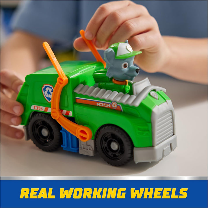 PAW Patrol, Camión de reciclaje de Rocky, juguete con figura de acc...