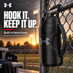 Under Armour Botella de agua aislada con asa y gancho para cerca, jarra de agua deportiva de medio galón, resistente a fugas y sin BPA para béisbol, fútbol y gimnasio, negro/negro, 64 onzas