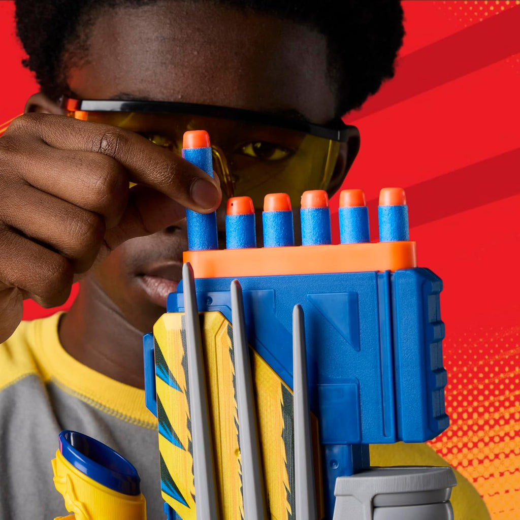 Nerf Marvel Wolverine Blaster, alcance, almacenamiento de 6 dardos, acción de bomba, 12 dardos Nerf Elite, regalos para niños a partir de 8 años