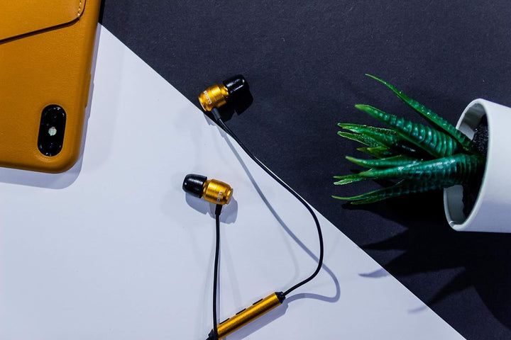 LUDOS Clamor - Audífonos con cable, diseño intraauricular, 5 años d...
