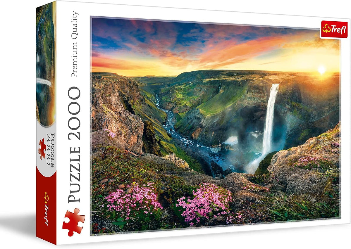 Trefl Cascada Háifoss, Islandia, rompecabezas de 2000 piezas, 37.8 x 26.9