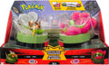 Jazwares Pokemon Battle Disc Showdown Game - Dos lanzadores de discos de batalla con discos de batallas y figuras de Eevee y Ralts y Arena