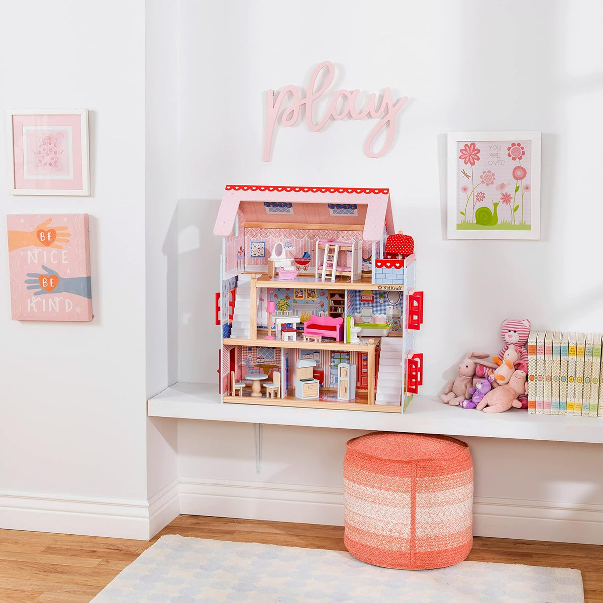 Muñeca Chelsea Cottage con muebles KidKraft