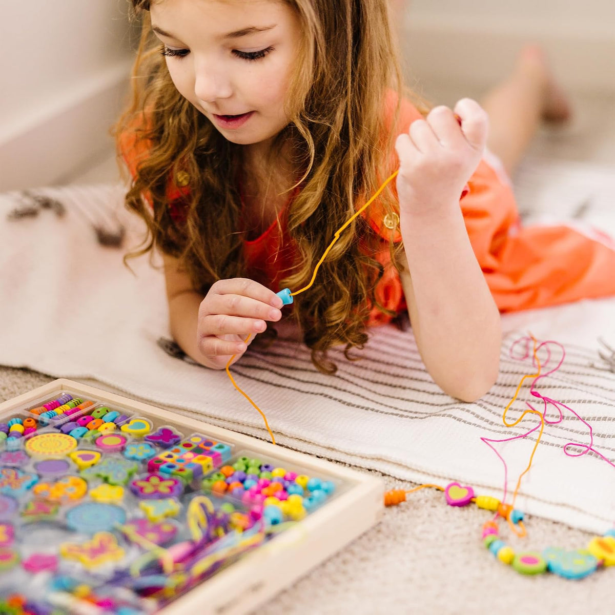 Melissa & Doug Bead Bouquet, juego de cuentas con más de 220 cuentas de madera, Total 1