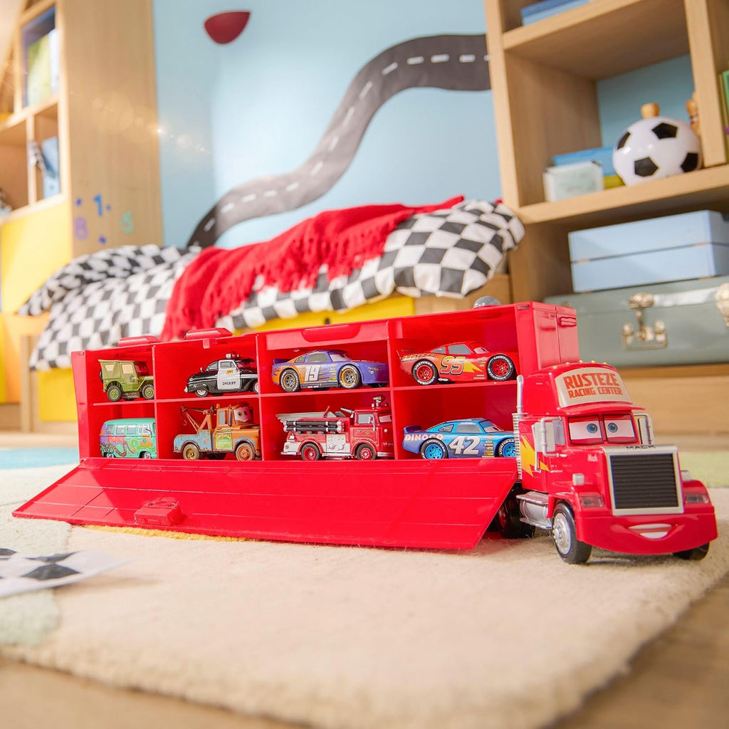 Set de juego oficial de Mack Hauler de Disney Store - Portaautos con luz y sonido Mack con 8 vehículos de metal a presión con retroceso - Rojo, Fillmore, Lightning McQueen, Bobby Swift, Cal Weathers
