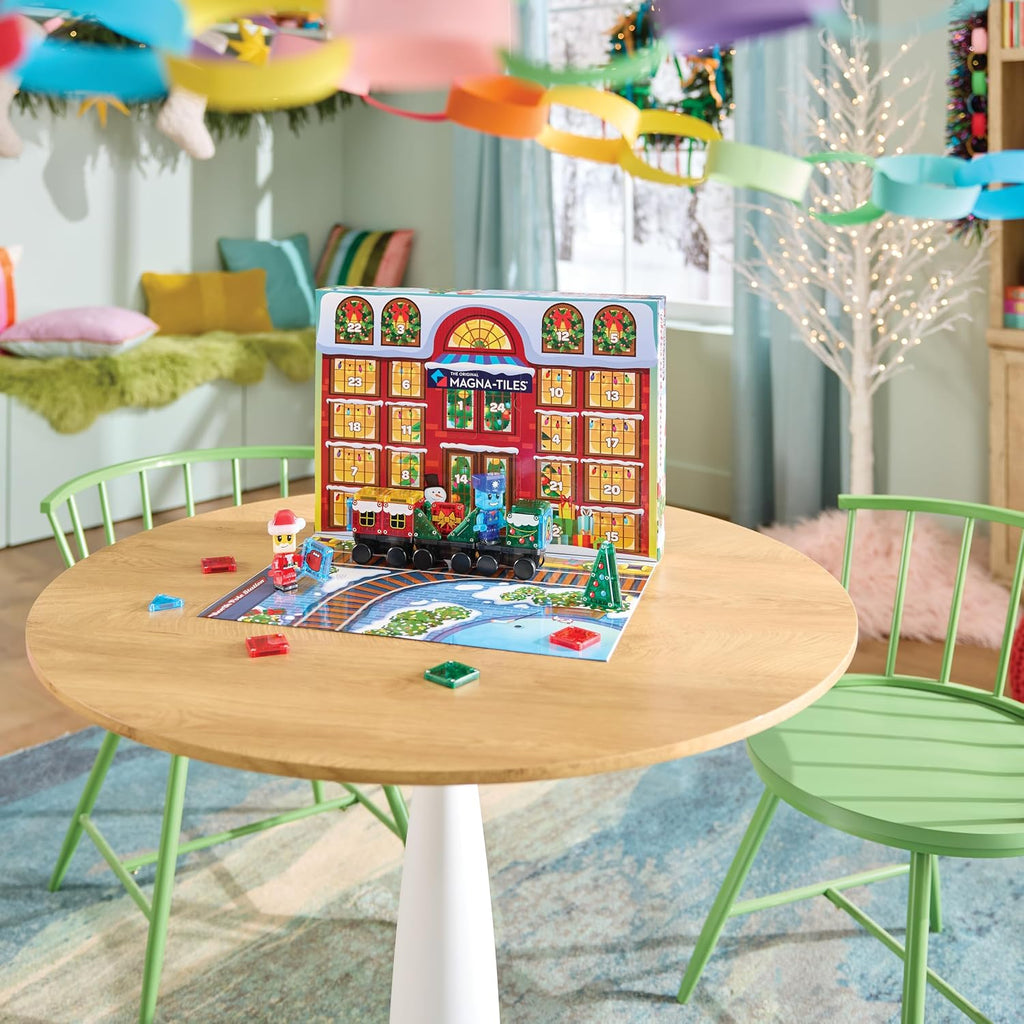 MAGNA-TILES microMAGS Calendario de Adviento Set de Construcción Magnética de 34 Piezas, Marca Original de Construcción Magnética
