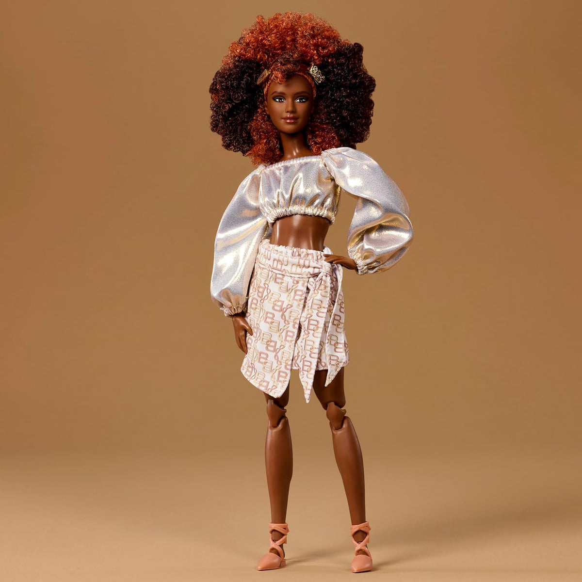 Barbie Basics You Create Neutral Kit 002 con muñeca de moda persona...