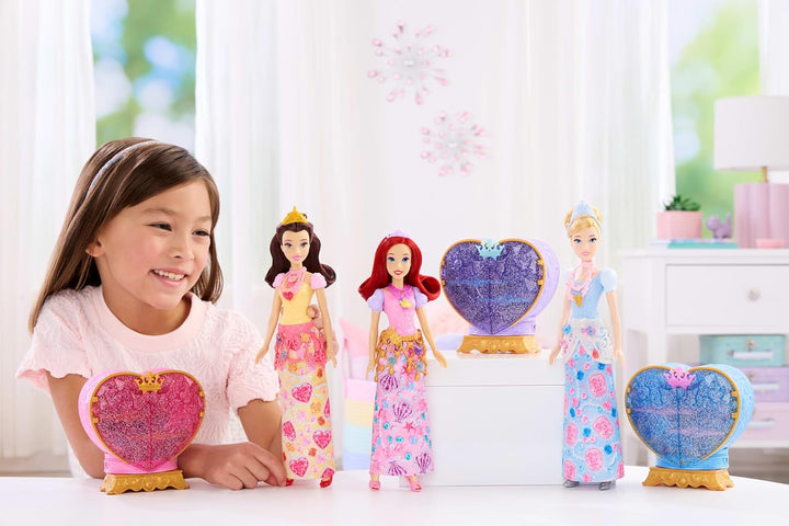 Mattel Muñeca de moda de Bella de Disney Princess y accesorios con...