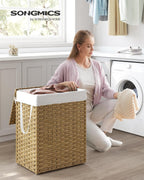 SONGMICS Canasta de lavandería con tapa, cesto de ropa de 23.8 galones (90 L) de ratán sintético con tapa y asas, plegable, forro extraíble, amarillo ganso ULCB51NL