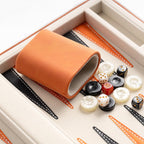 Juegos de backgammon para adultos y niños, tablero clásico de backgammon con dados de damas únicos, funda plegable de piel sintética de backgammon (naranja)