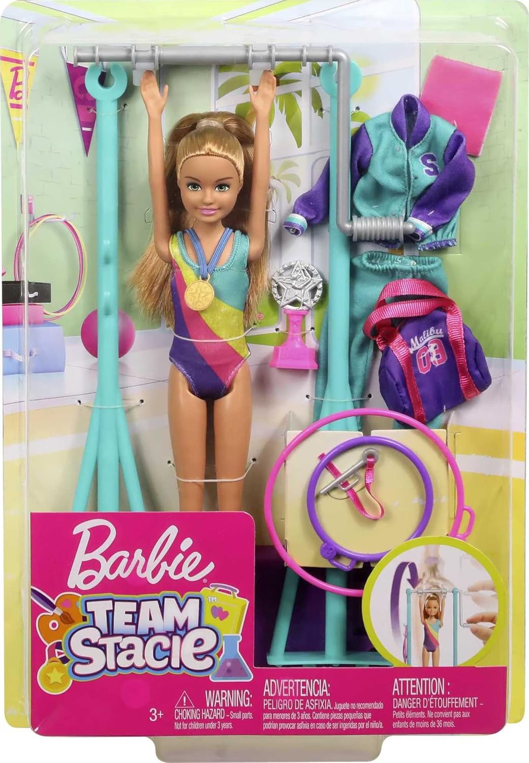 Muñeca Barbie Team Stacie y Set de Juego de Gimnasia con Barra Gira...