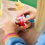 Peppa Pig Peppa's Travels: juego de aventura al aire libre, 2 figuras con mini coche y autobús, barcos, tienda de campaña y más, juguetes preescolares para niñas y niños mayores de 3 años