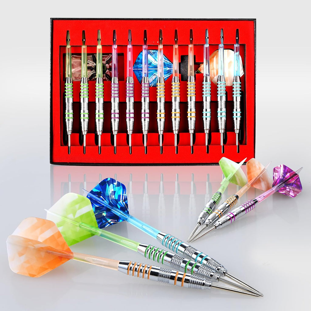 Juego de 12 dardos de punta de acero con barril de hierro antideslizante, ejes de dardos de aluminio y vuelos, afilador de dardos y caja de regalo