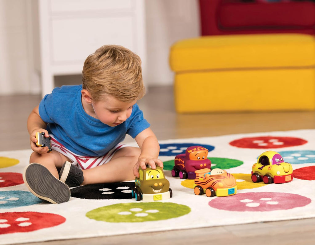 B. toys Wheeee-Ls! - Coches de tracción con 4 sonidos, interactivos