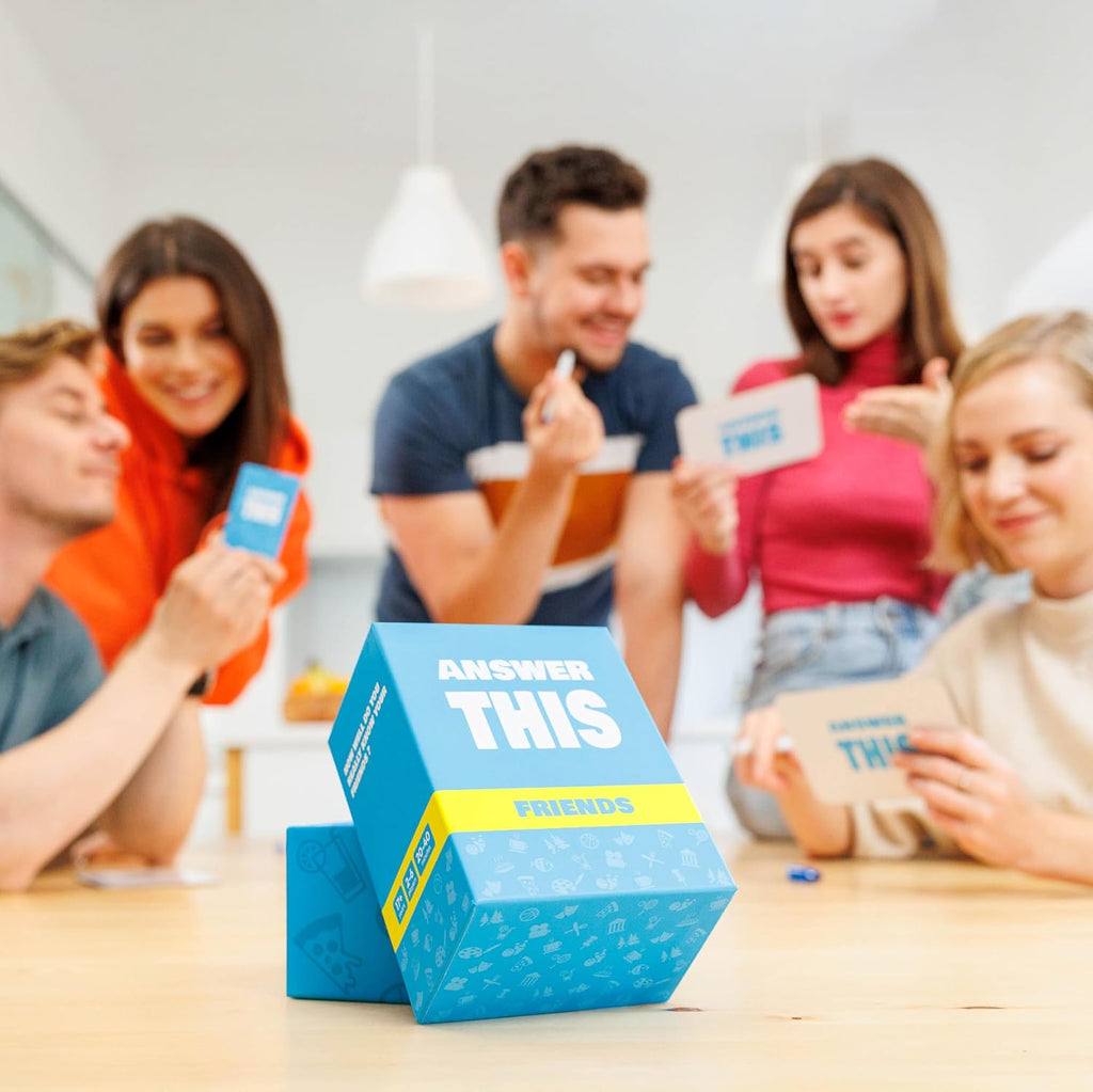 Answer This - Friends - ¿Qué tan bien conoces a tu familia y amigos? - Juego de cartas para fiestas divertido para adolescentes y adultos - Gran iniciador de conversación