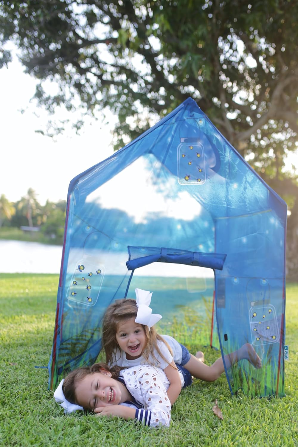 Pacific Play Tents Casa de juegos de luciérnaga que brilla en la oscuridad para niños, tienda de campaña infantil para interiores y exteriores con malla que no se transparenta, marco de PVC ligero y bolsa de transporte con cremallera, 39 x 27 x 43