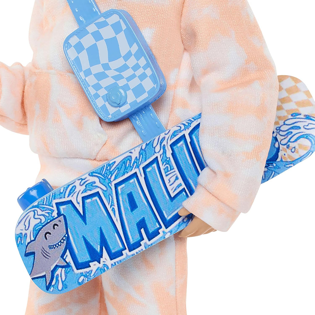 Muñeca Barbie Dream Besties y Accesorios, Muñeca Ken Posable de Mod...
