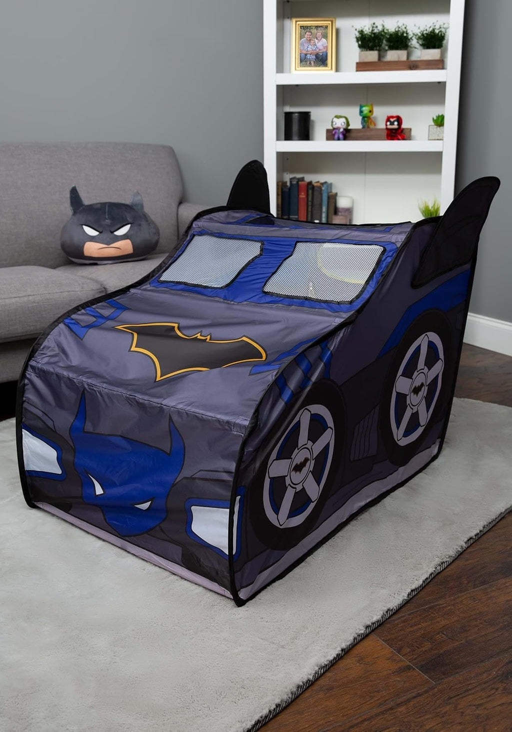Batman Batmobile Tienda de Campaña Emergente – Casa de Juegos Grande para Interiores para Niños | Se Pliega para un Fácil Almacenamiento con Bolsa de Transporte Incluida | Exclusivo de Amazon – Sunny