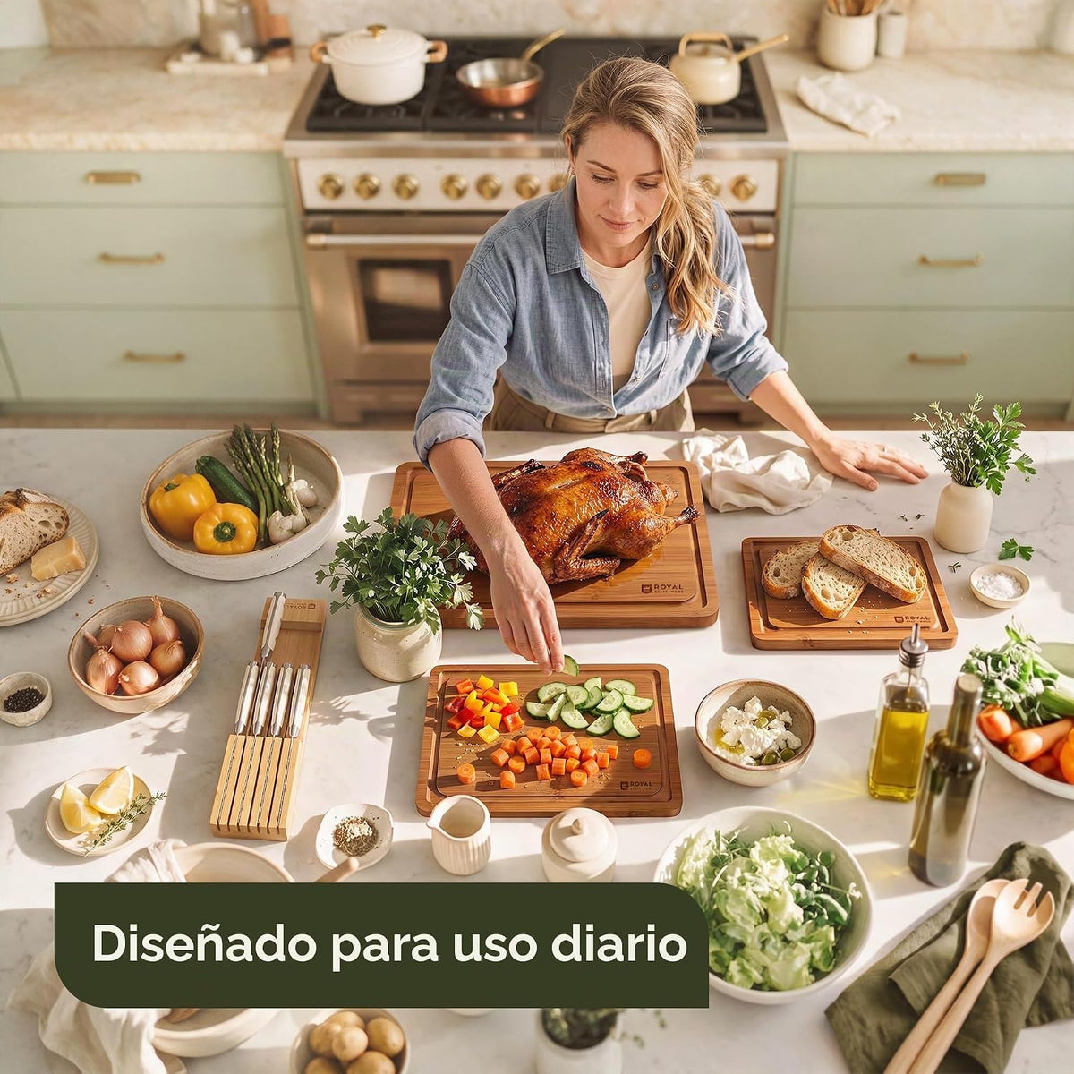 ROYAL CRAFT WOOD Tablas de cortar de madera para preparar comidas de cocina y servir – Juego de tablas de cortar de bambú no tóxicas con asas laterales profundas para jugo – Charcutería y bloque de