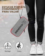 KAILE Juego de dominó doble jumbo de 6 con estuche portátil y 4 estantes de madera | 28 azulejos grandes para adultos y familias | Juegos de viaje y mesa para 2-4 jugadores