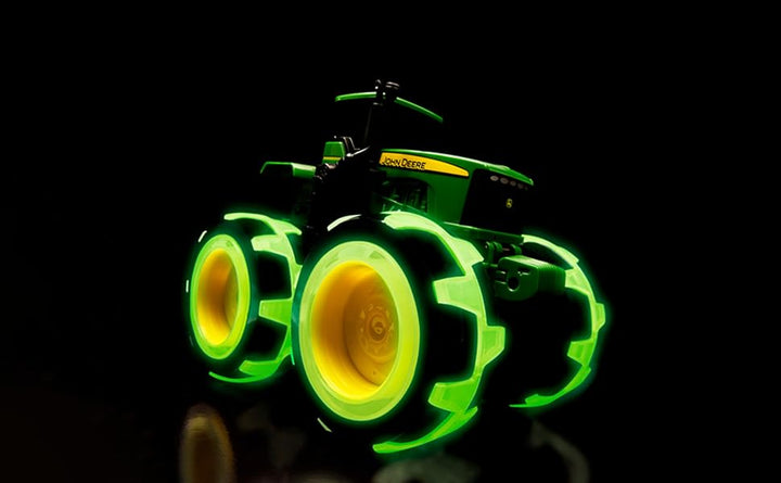 TOMY Monster Treads Lightning Wheels - Tractor John Deere