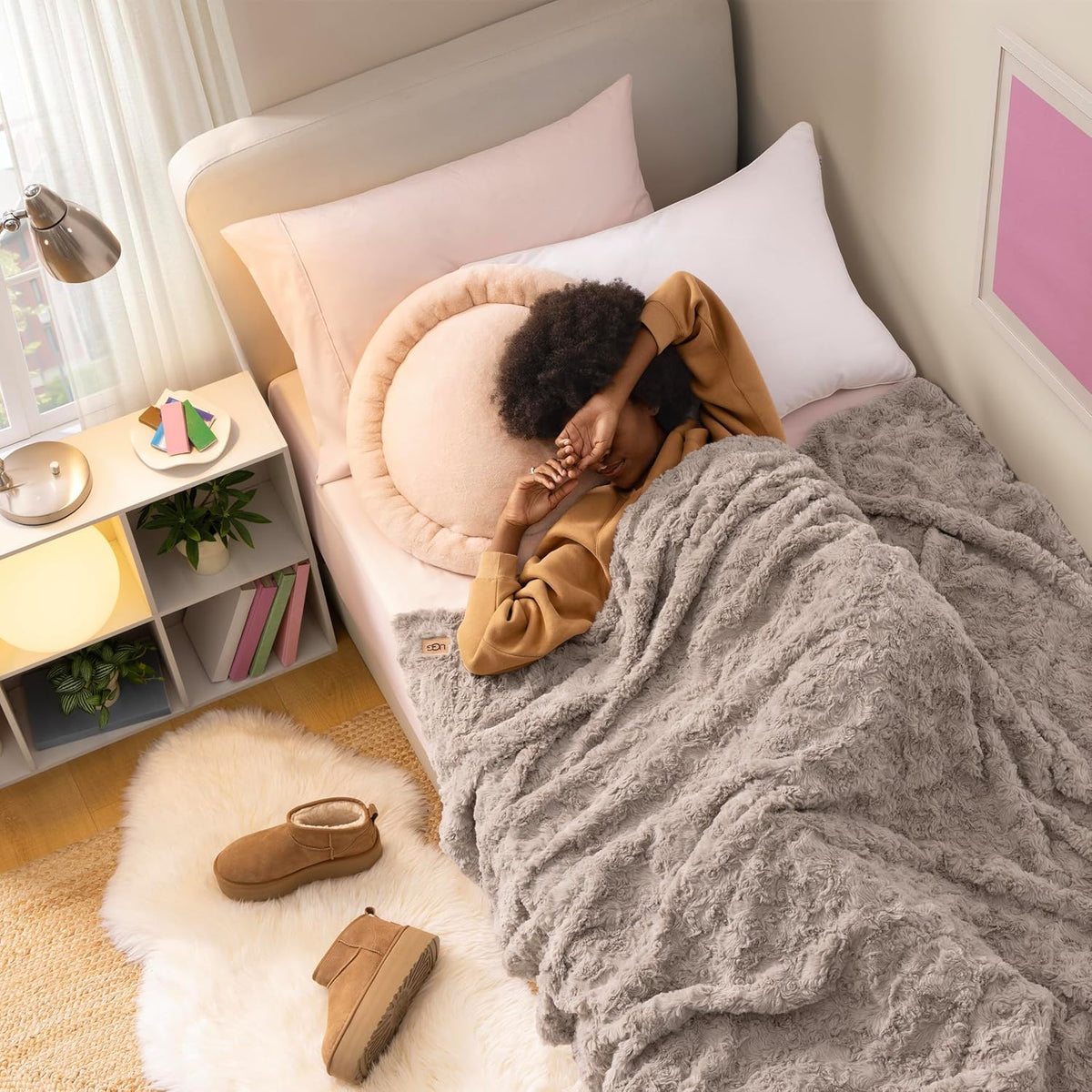 UGG Adalee - Manta individual de piel sintética para cama, 66 x 90 pulgadas