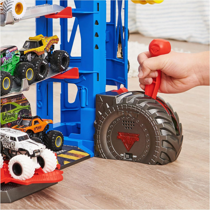 Monster Jam - Set de juego y almacenamiento de garaje con camión mo...