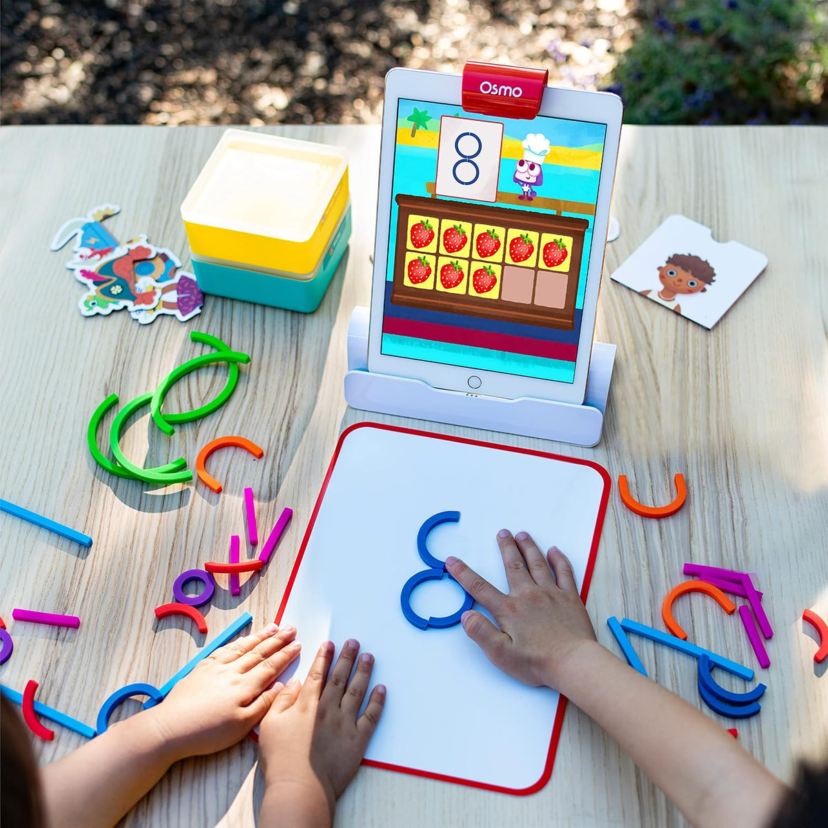 Little Genius - Kit de iniciación para iPad + Aventura matemática temprana, 6 juegos educativos (última versión) contar, formas y fonía, regalos STEM, edades de 3 a 5 años (base incluida)