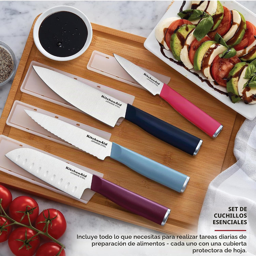 KitchenAid Juego de cuchillos de chef de 4 piezas con cubiertas de cuchilla, cuchillo de chef de 6 pulgadas, Santoku de 5 pulgadas, utilidad dentada de 5.5 pulgadas, acero japonés para pelar de 3.5 pulgadas, colores surtidos