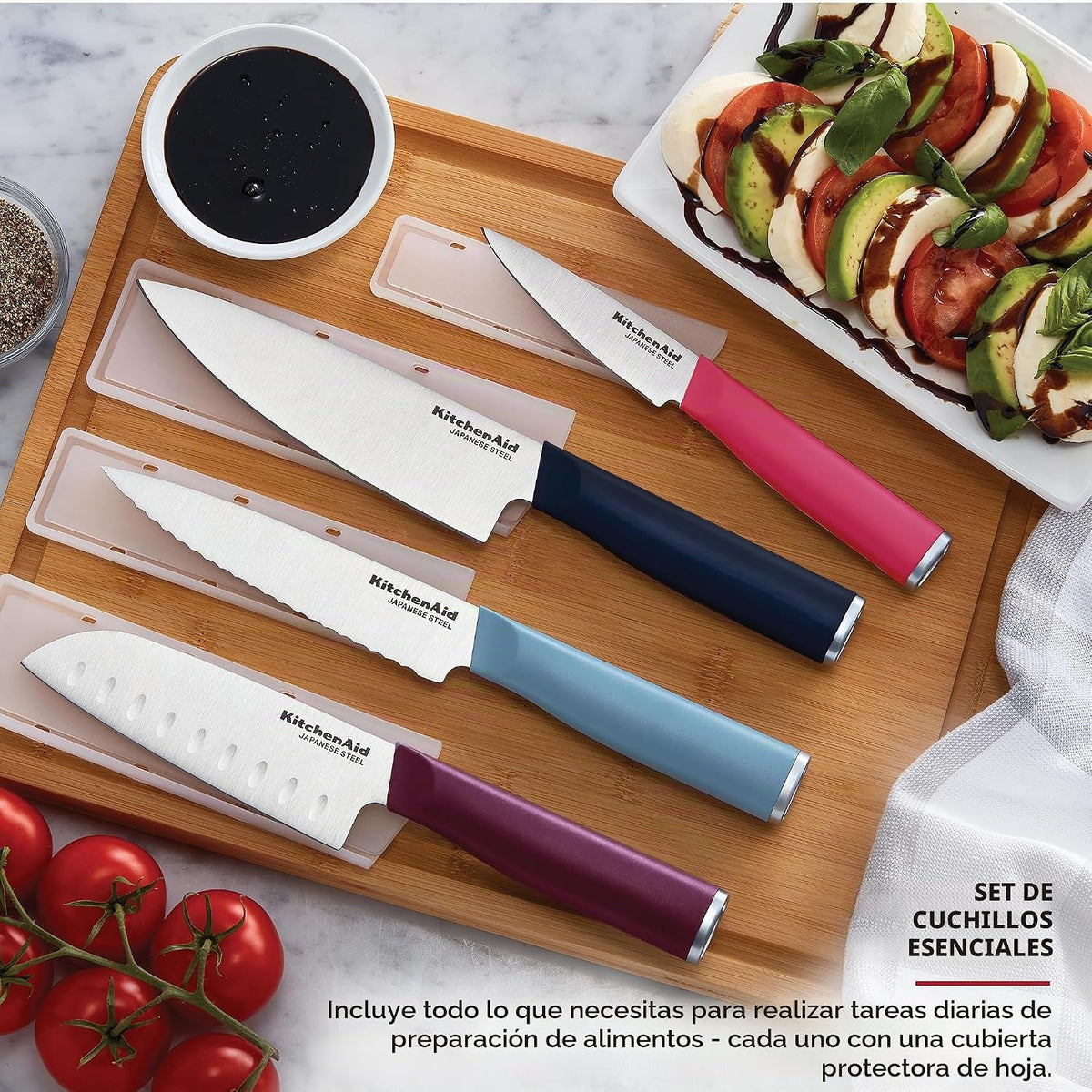 KitchenAid Juego de cuchillos de chef de 4 piezas con cubiertas de cuchilla, cuchillo de chef de 6 pulgadas, Santoku de 5 pulgadas, utilidad dentada de 5.5 pulgadas, acero japonés para pelar de 3.5 pulgadas, colores surtidos