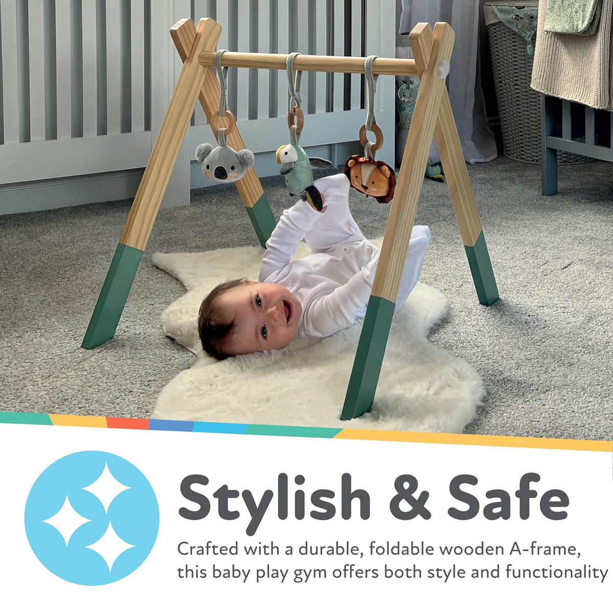 Nuby Animal Adventures - Gimnasio de madera para bebés con juguetes colgantes, soporta el desarrollo temprano del bebé, fácil de plegar para almacenamiento y viajes