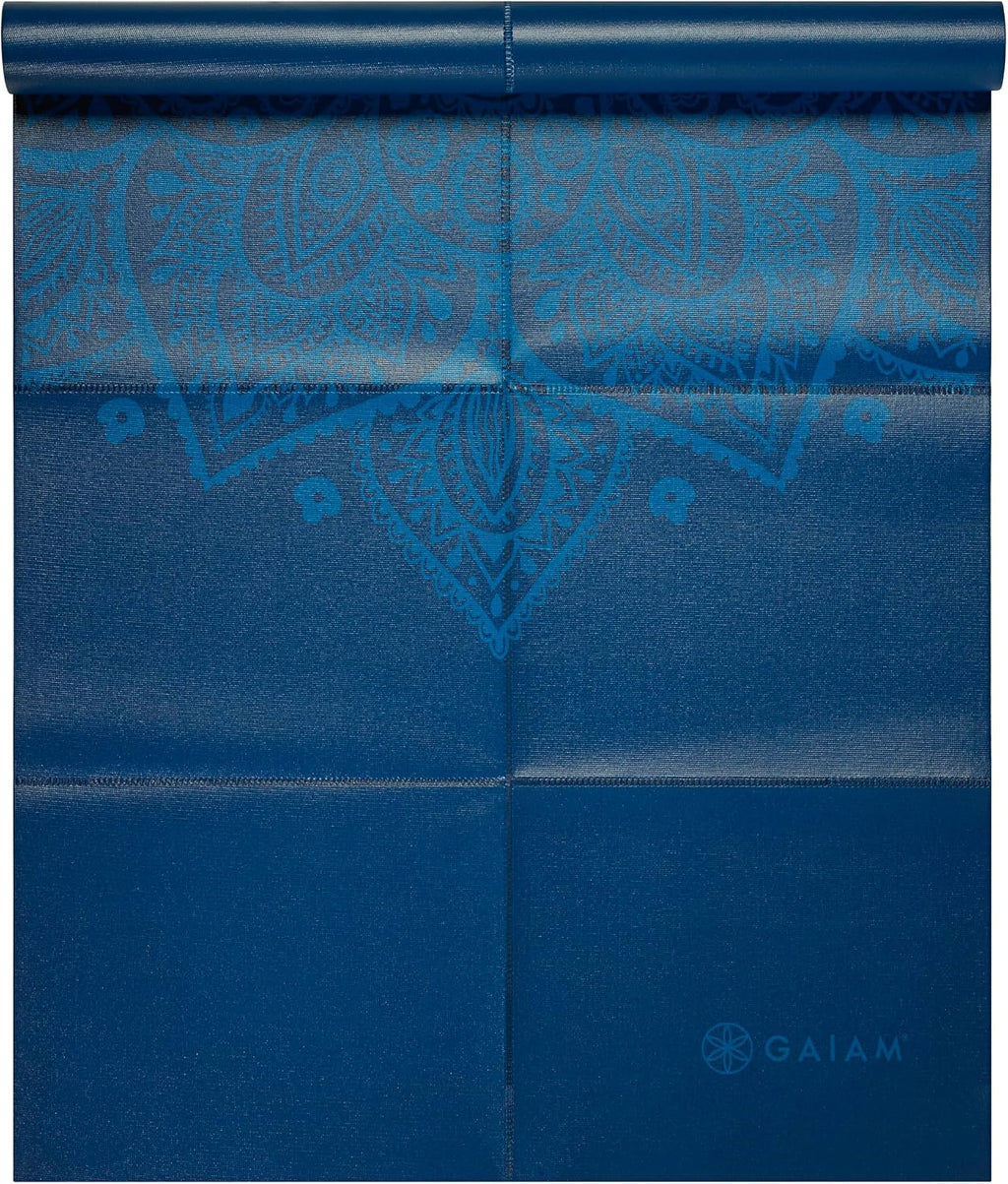 Gaiam Esterilla de yoga – Esterilla plegable de viaje para fitness y ejercicio – Esterilla de yoga plegable para todo tipo de yoga, pilates y entrenamientos de suelo (68 pulgadas de largo x 24
