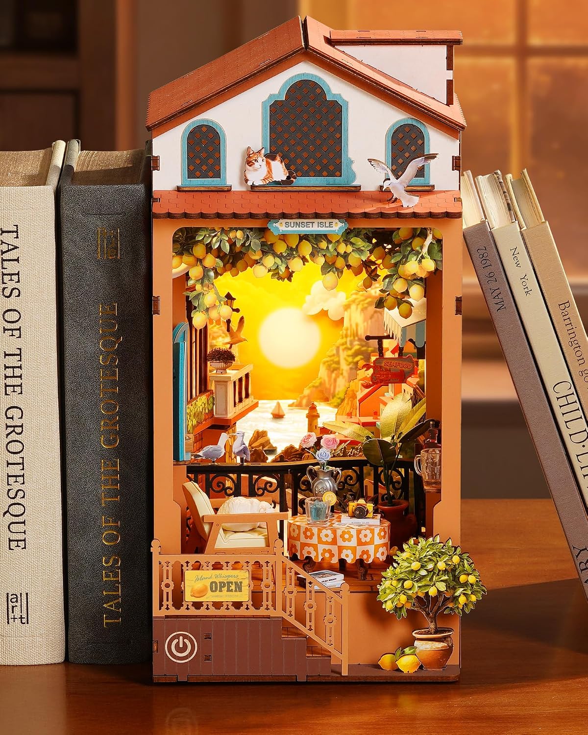Rolife Kit de rincón de libros para bricolaje, Isla del atardecer, rompecabezas 3D con temática costera de puesta de sol, kit de casa en miniatura, árbol de limón y decoración de vista al mar para