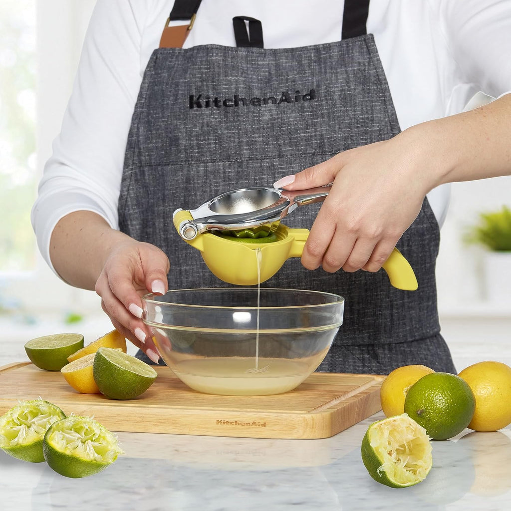 KitchenAid Prensa exprimidor de jugo cítrico para limones y limas con recolector de semillas y pico de vertido, limón, 8 pulgadas