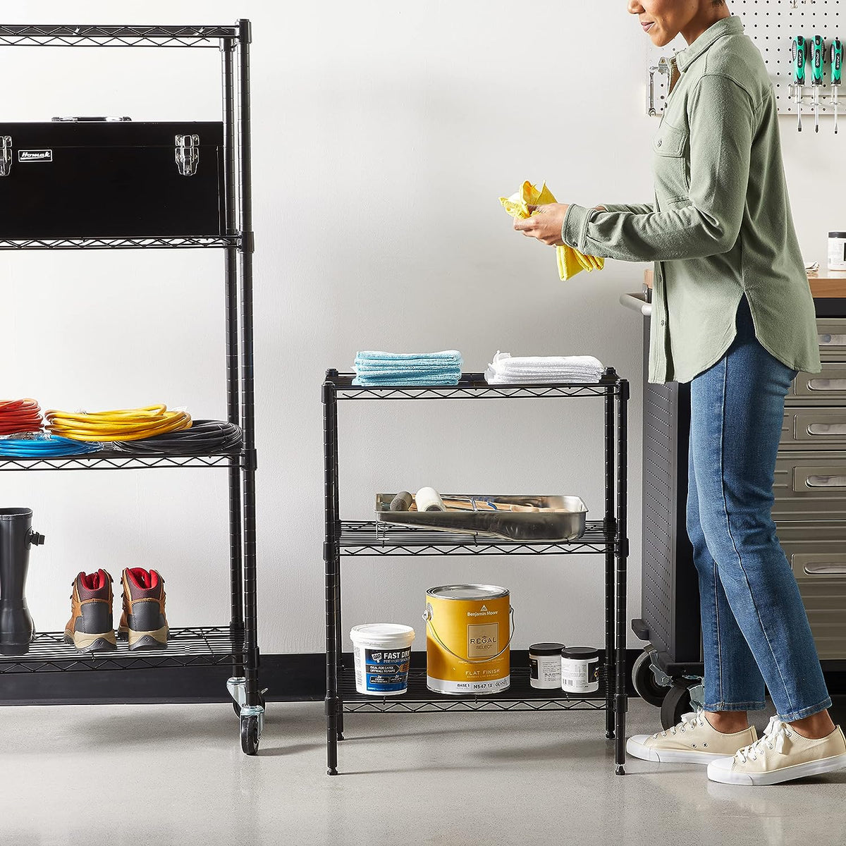 Amazon Basics 3-estante ajustable, unidad de almacenamiento de alta resistencia (capacidad de carga de 250 lbs por estante), rack de alambre organizador de acero, negro (23.3L x 13.4W x 30H)