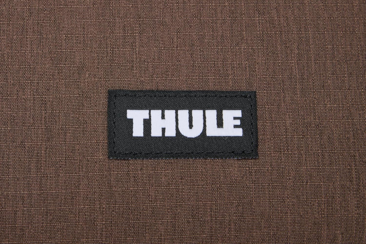 Thule Chasm 55L Gear Hauler, base impermeable, bolsillos internos y...