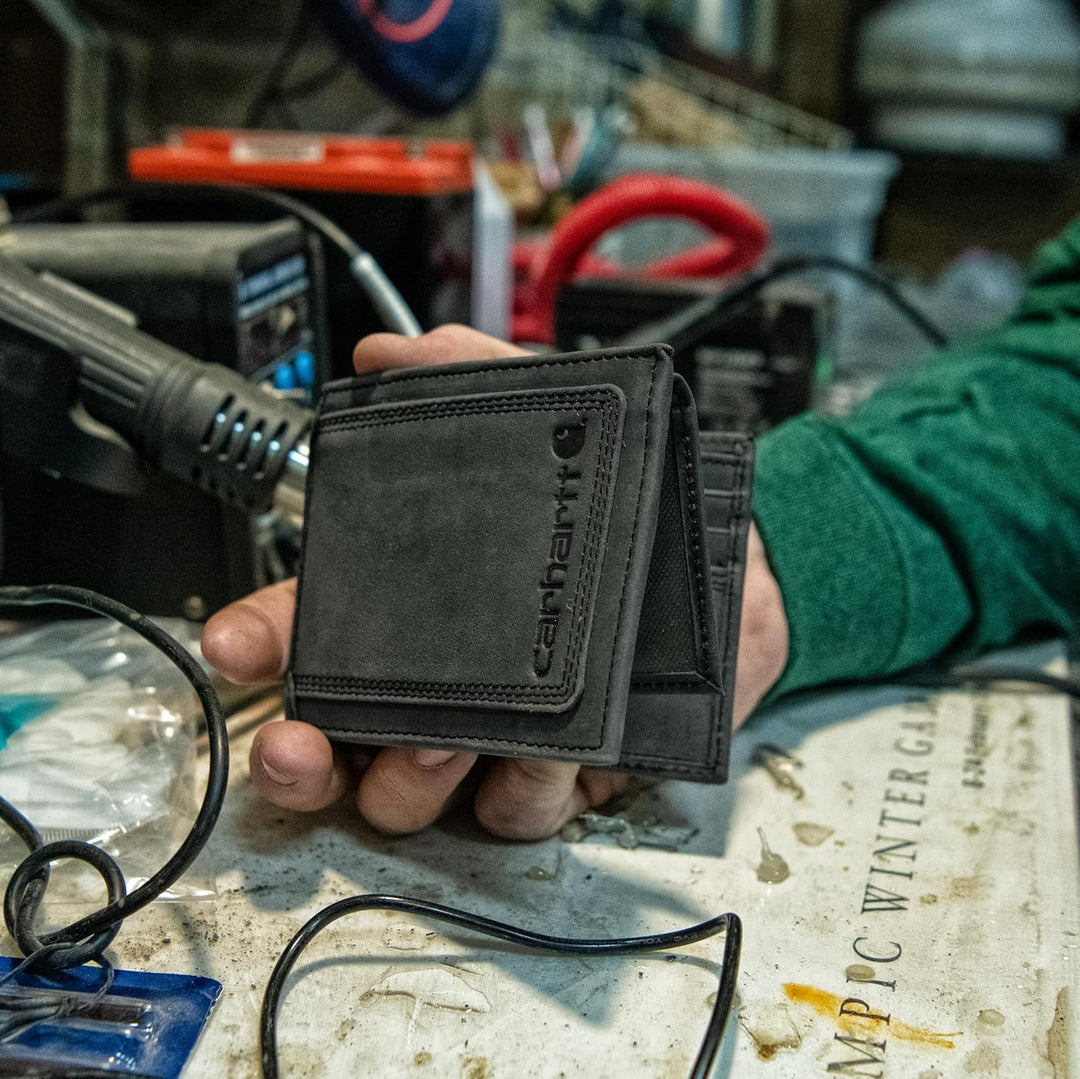 Carhartt Cartera de cuero para hombre con triple puntada, cuero dur...
