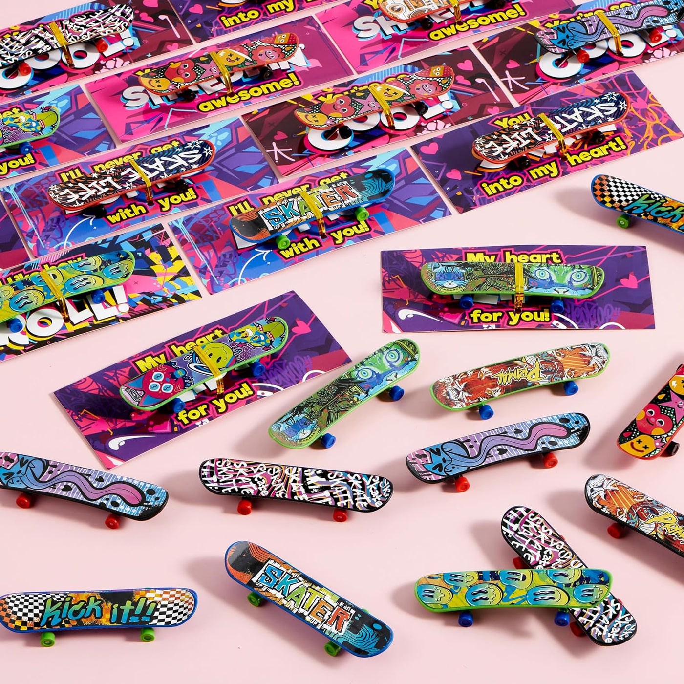 JOYIN 30 paquetes de mini patinetas de dedo para el día de