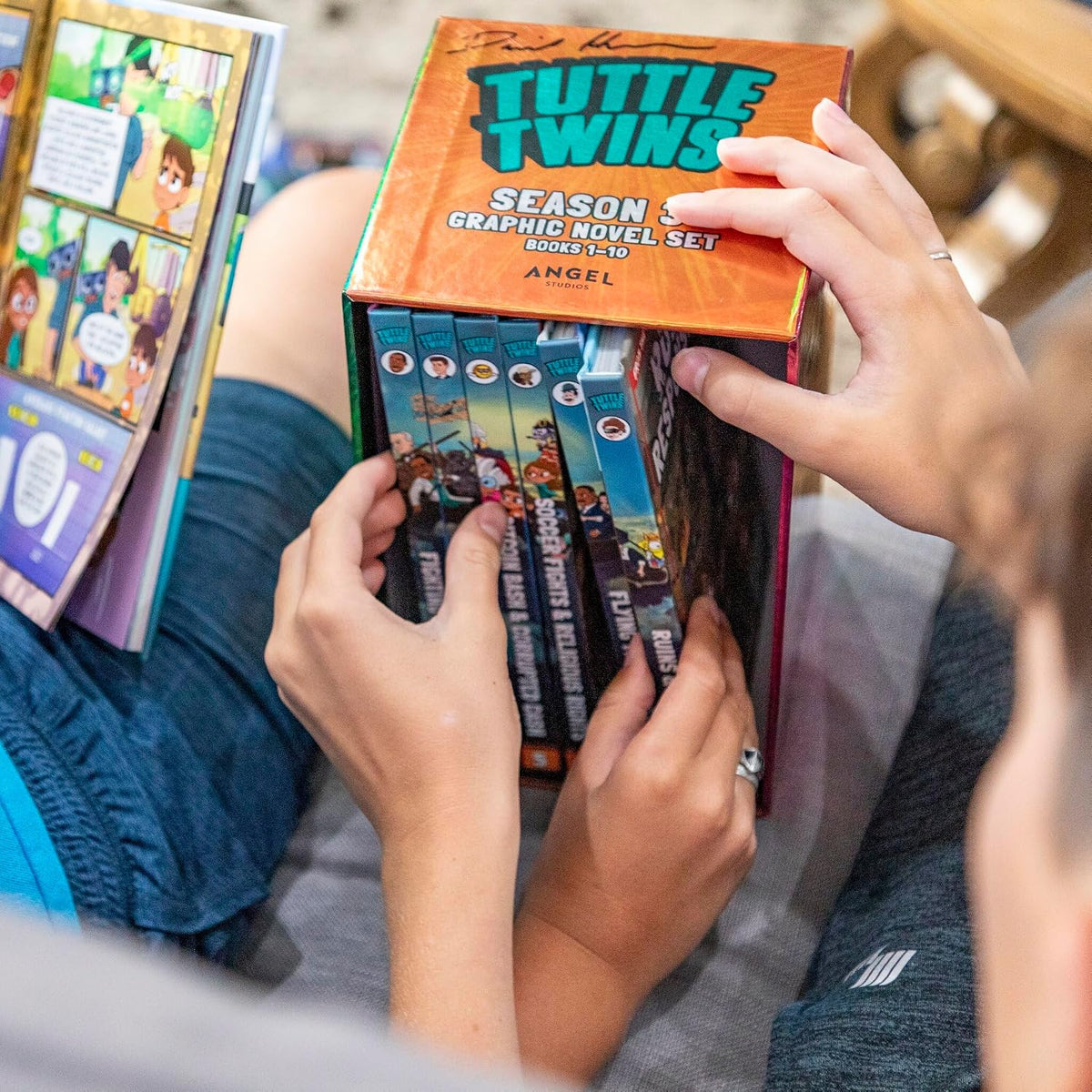 Tuttle Twins: Temporada 3 Novela Gráfica | Portada Dura | Set de Caja