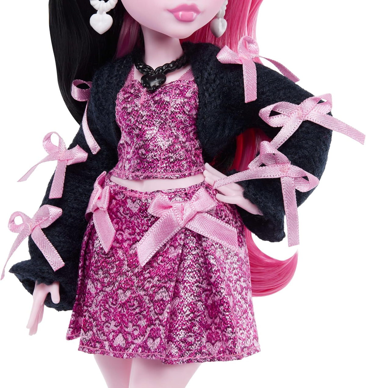Muñeca Monster High, Draculaura en vestido de lazo rosa y chaqueta...