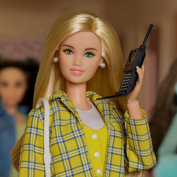 Muñeca Barbie Signature, colección Clueless Cher en traje a cuadros...