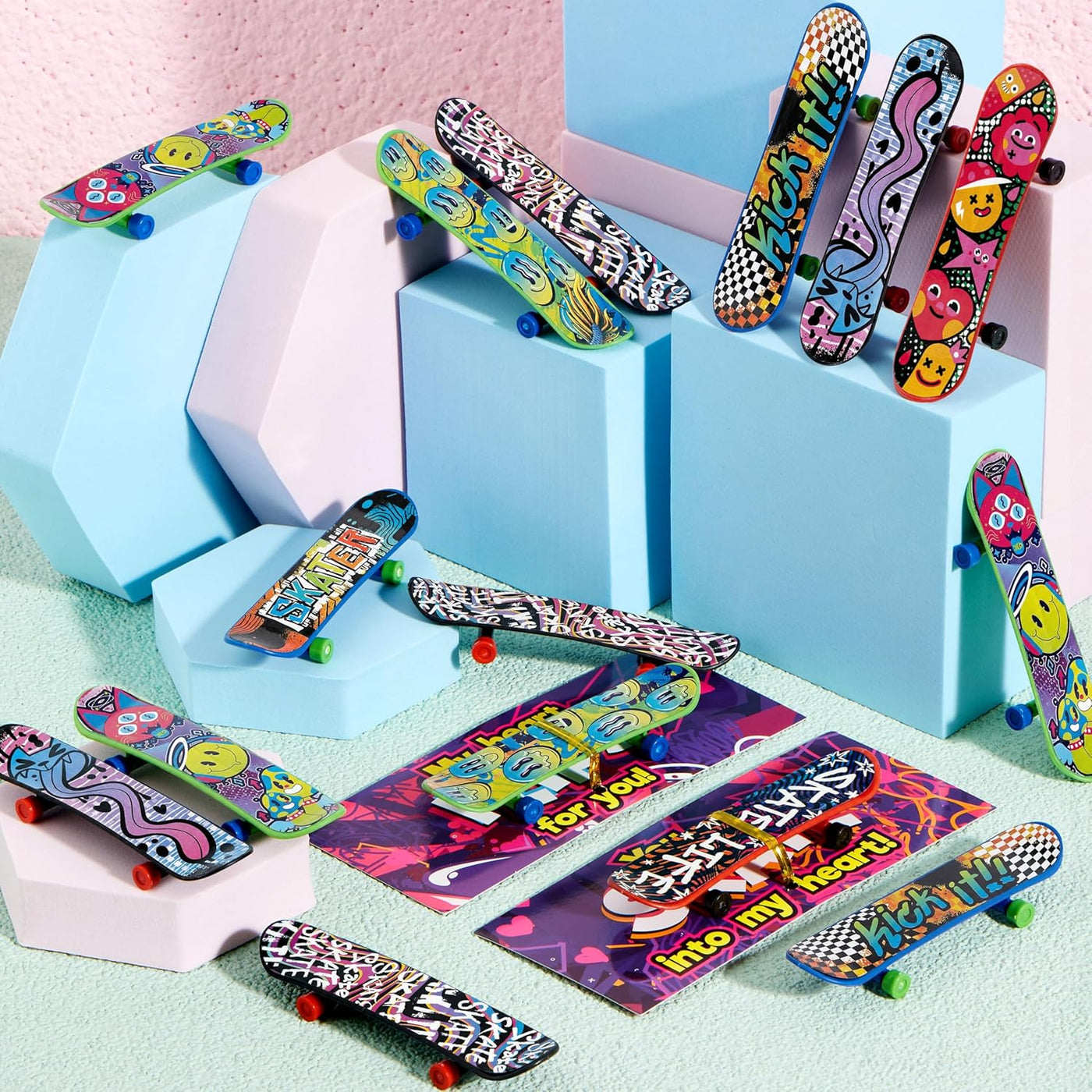 JOYIN 30 paquetes de mini patinetas de dedo para el día de