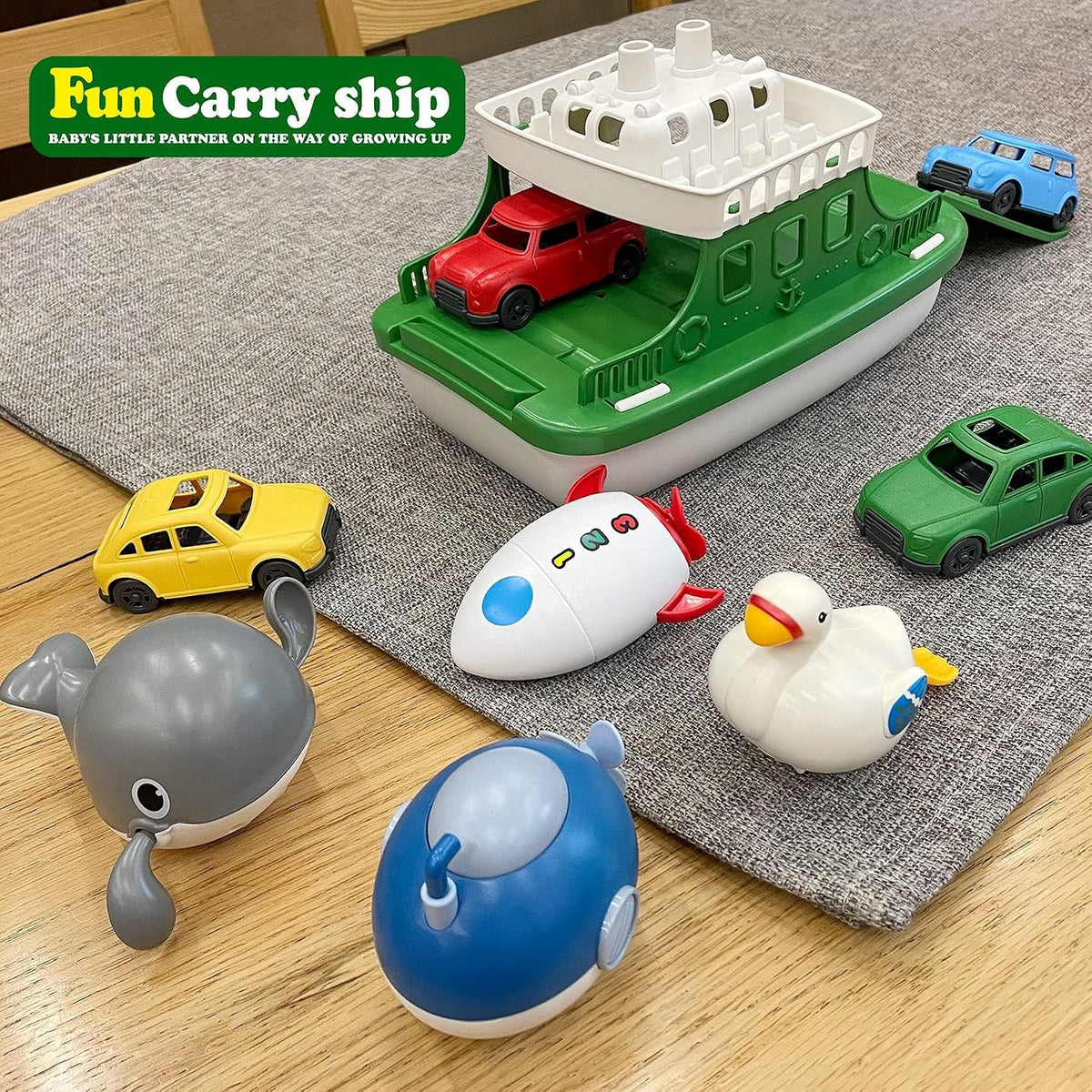 Barco Ferry con 4 Coches y 4 Juguetes de Baño de Cuerda, Juguete de Baño para Niños Vehículo Flotante Ballenas Submarinos Cisnes Cohetes, Conjunto de Juguetes de Bañera Baño Piscina Playa para