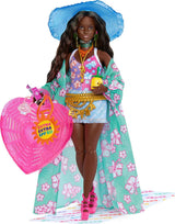 Muñeca Barbie Extra Fly con ropa y accesorios de viaje con temática...