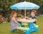 Little Tikes Mesa de picnic con paraguas fácil de guardar, Multicolor