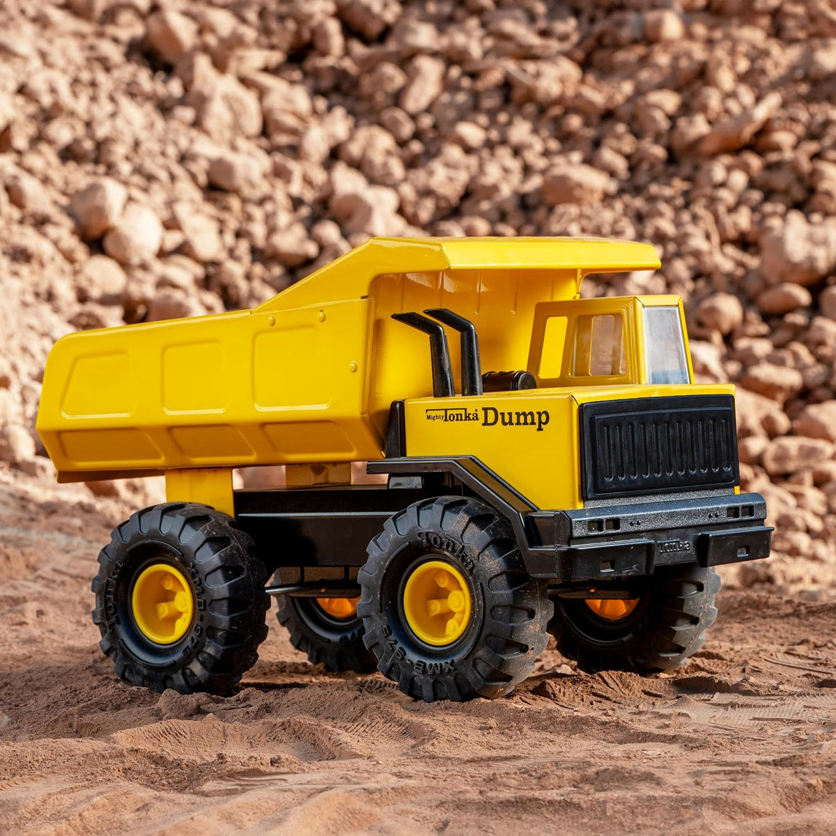 Tonka Edición de coleccionista retro, fabricado con 2 veces más acero, juguete de construcción para niños, camión de metal, camión de juguete para niños y niñas, niños pequeños, a partir de 3 años