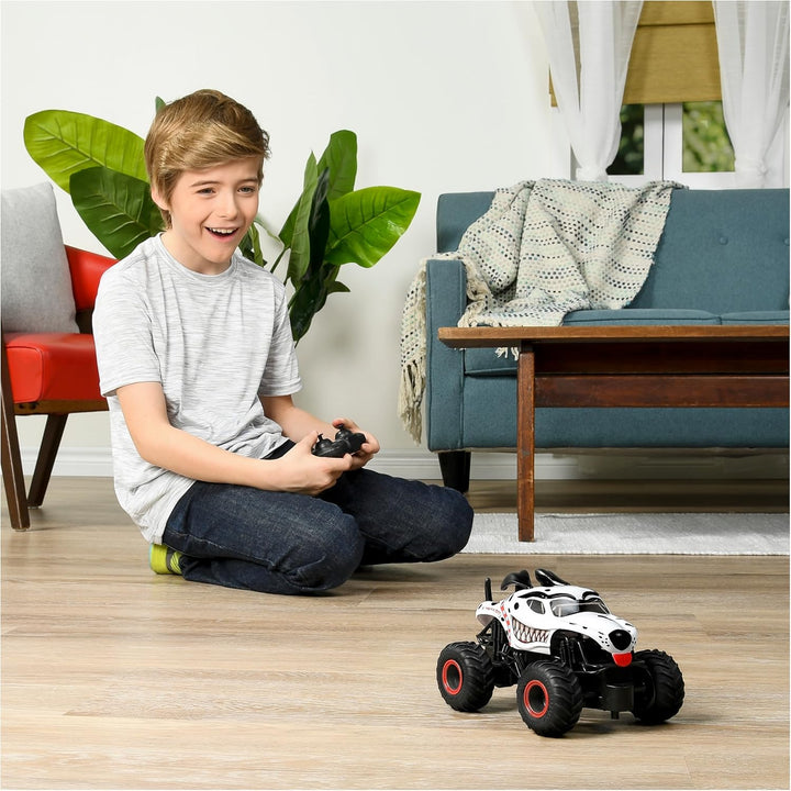 Monster Jam, Camión monstruo oficial Monster Mutt Dalmatian a contr...