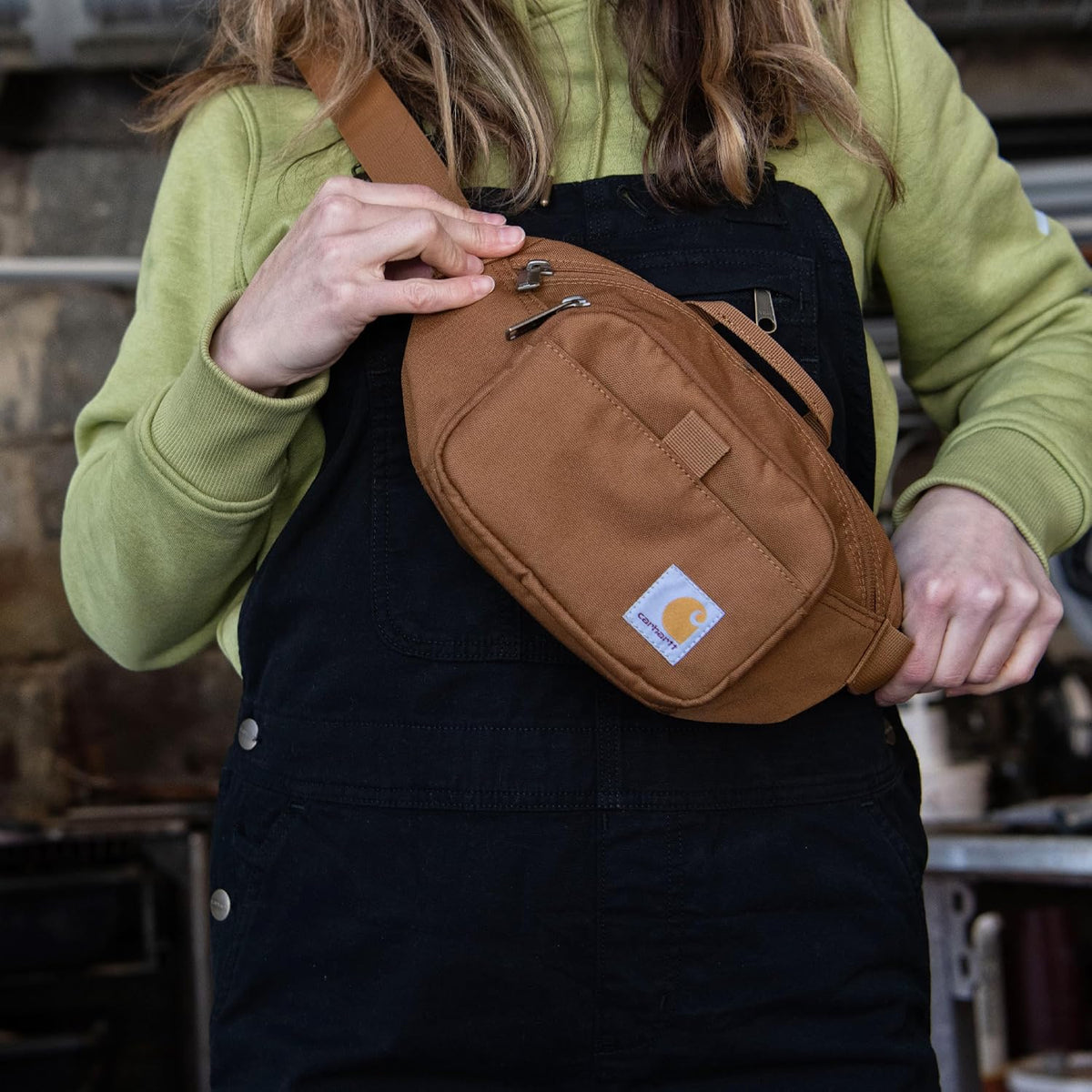 Carhartt Bolsa Bandolera Clásica Ajustable, Duradera, Riñonera Resistente al Agua de 600 Deniers