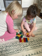 Crayola - Cubos magnéticos PIP atrevidos, juego de bloques magnéticos pequeños, juguetes educativos y de construcción STEM y Montessori para niños, juguetes de viaje para niños y niñas a partir de 3 años, juego de 27 piezas